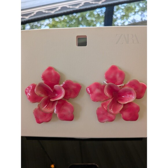 ZARA Earrings Woman NWT Maximalist Pink Enameled Flower Hawaiian 3D Hibiscus - Picture 4 of 10